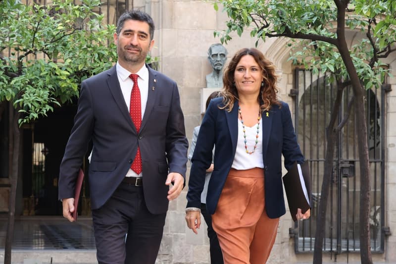 El vicepresidente Jordi Puigneró, de Junts y la consellera Laura Vilagrà, de ERC