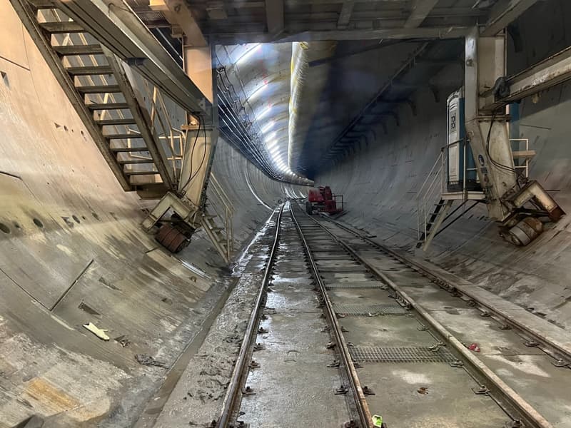 El túnel per on ha de circular la L9 del metro un cop estigui acabada | ACN