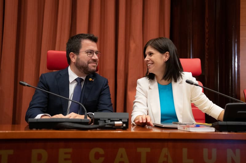 Pere Aragonès i Marta Vilalta en el Parlament