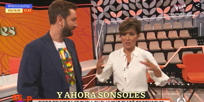 Sonsoles Ónega hablando con el periodista Diego Revuelta | Antena 3