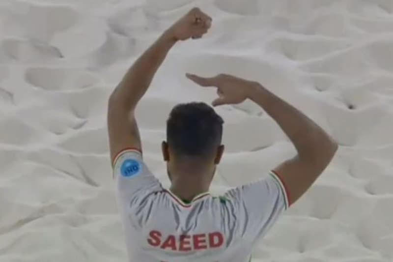 Saeed Piramoon, jugador iraní de futbol playa que hizo un gesto en defensa de las protestas al marcar un gol