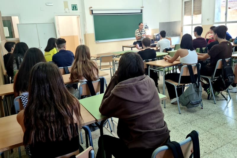 Alumnes de l'institut de la Pobla de Segur, al Pallars Jusà, a l'aula.