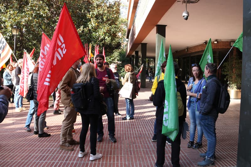 Protesta dels sindicats al Departament d'Educació