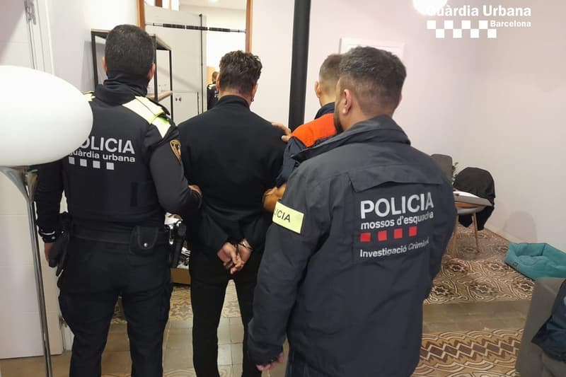 Detenció del dispositiu antidroga al barri de Gràcia