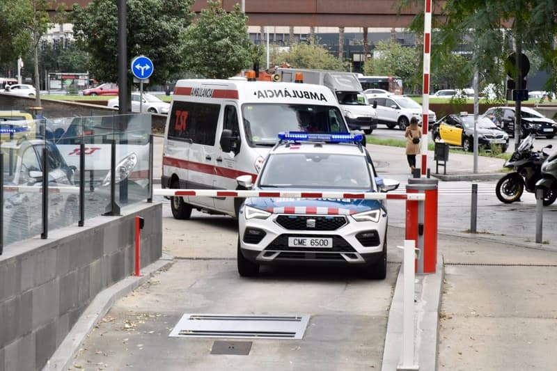 L'ambulància on viatja Fèlix Millet arriba als jutjats