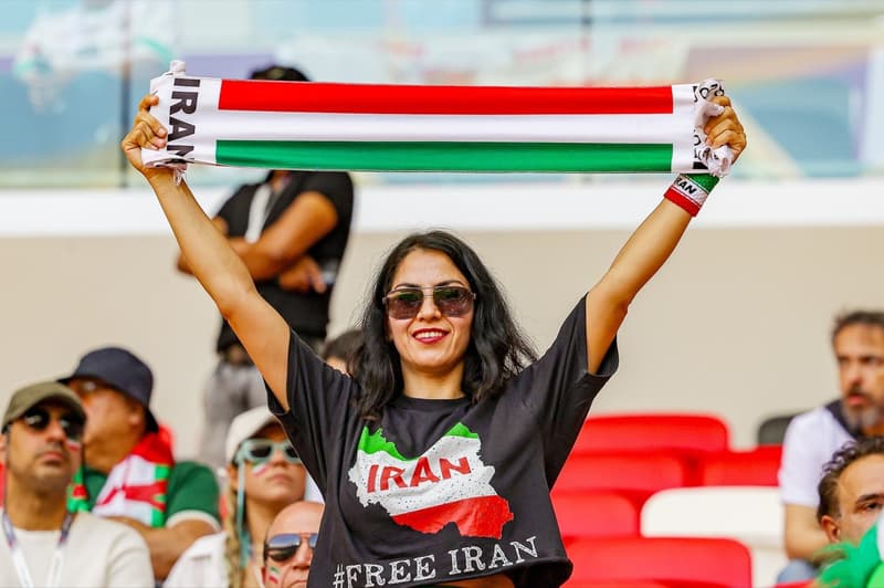 Aficionada iraniana al partit contra Gales