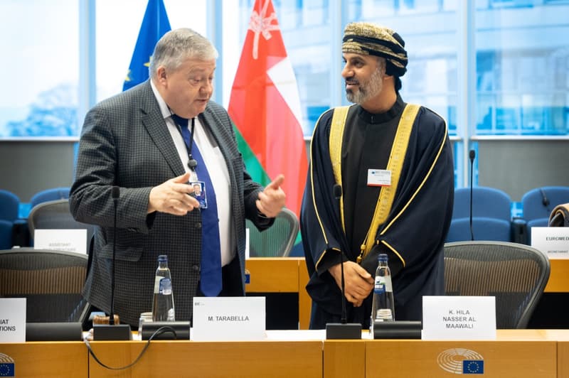 L'eurodiputat Marc Tarabella i el portaveu de l'Oman, Khalid Bin Hilal Bin Nasser Al-Maawali