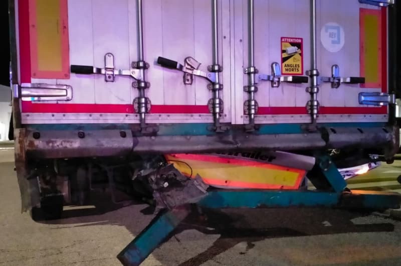Camión siniestrado del camionero detenido en Montblanc por conducir bajo los efectos del alcohol