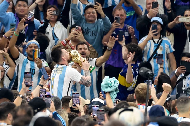 L’Argentina celebrant en massa a l’Obelisc, Buenos Aires