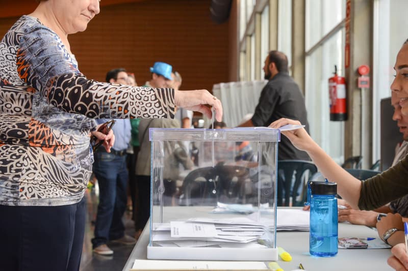 Fotografia d'arxiu de les eleccions municipals de 2015 a Sant Cugat del Vallès.