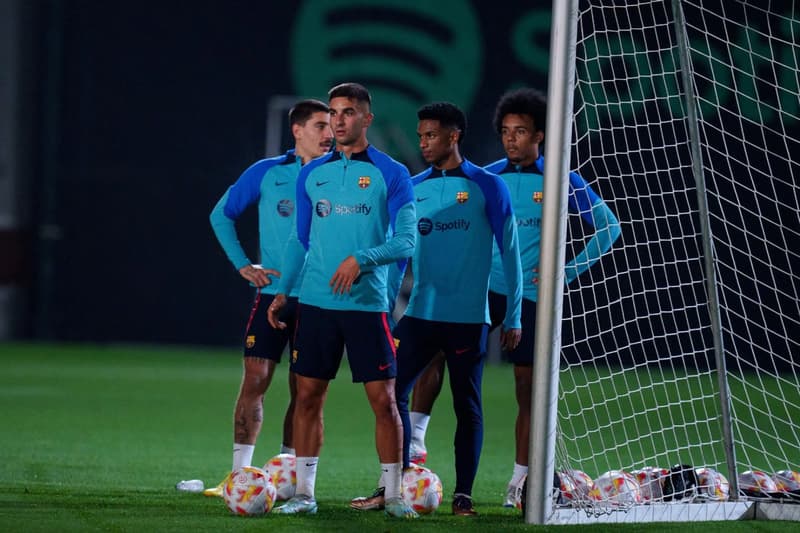 Jugadors del Barça en una sessió d'entrenament a la Ciutat Esportiva