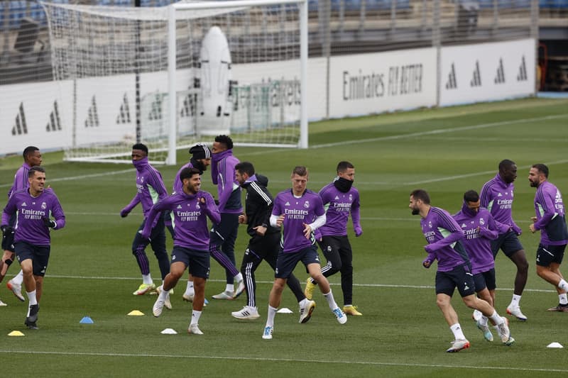 El Real Madrid en una sessió d'entrenament a Valdebebas