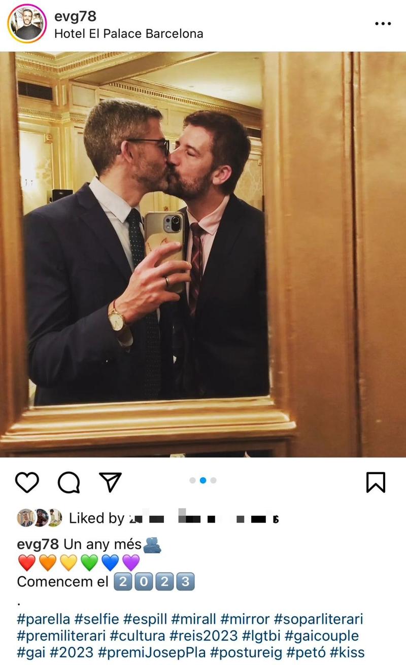 Toni Cruanyes i Eugeni Villalbí es fan un petó | Instagram