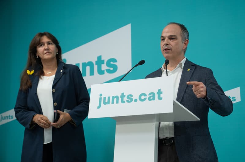 La presidenta de Junts, Laura Borràs i el secretari general de Junts, Jordi Turull, en una roda de premsa