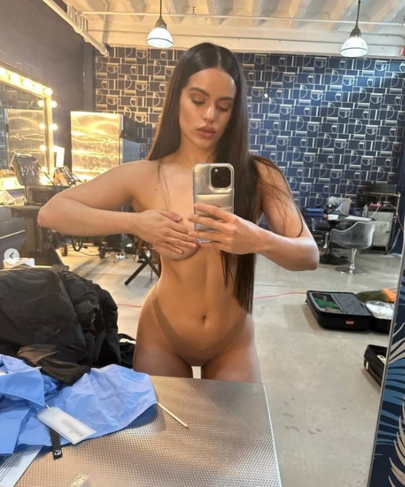 Rosalía sin ropa en sus redes | Instagram
