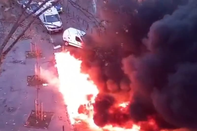 Captura de un vídeo de contenedores quemando en Badalona