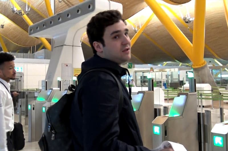 Froilán de Marichalar, en el aeropuerto de Madrid antes de marcharse a los Emiratos Árabes