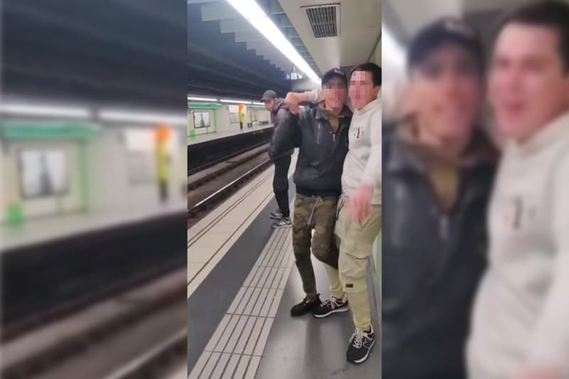 Moment exacte del robatori d'un mòbil al metro de Barcelona 
