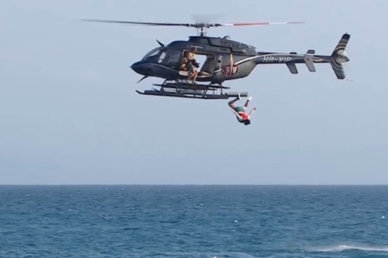 Bosco es tira fent una tombarella des d'un helicòpter a 'Supervivientes'