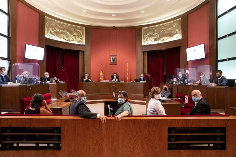 Els exmembres de la Mesa del Parlament durant el primer judici