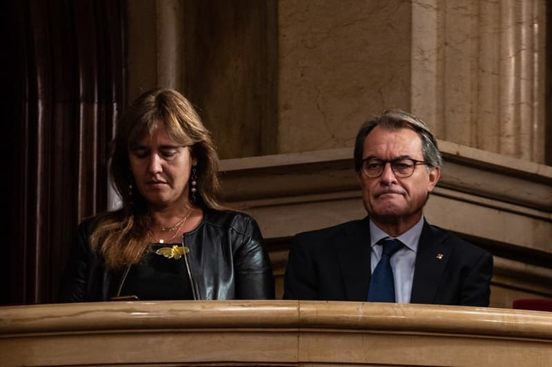Laura Borràs i Artur Mas al Parlament l'any 2019