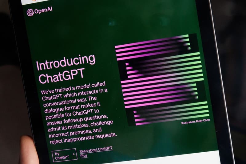 La pàgina web de ChatGPt en una tablet