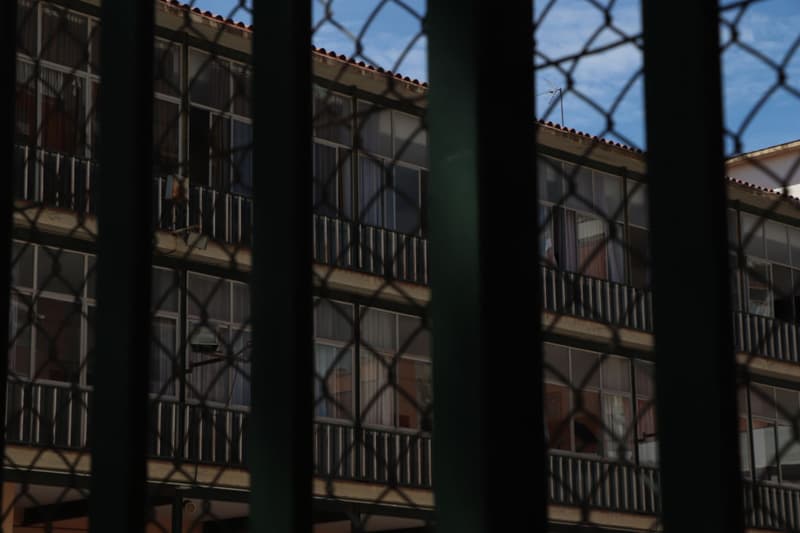 Detall de les finestres de l'Escola Pare Manyanet de Sant Andreu | Principal