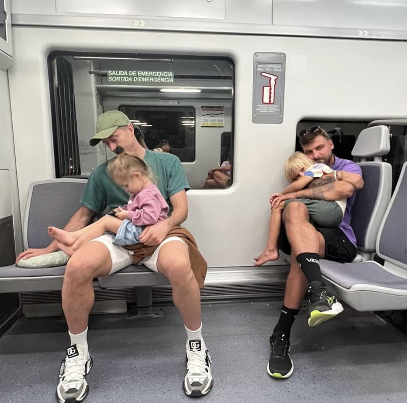 Robert Lewandowski, en un tren de Rodalies | Instagram