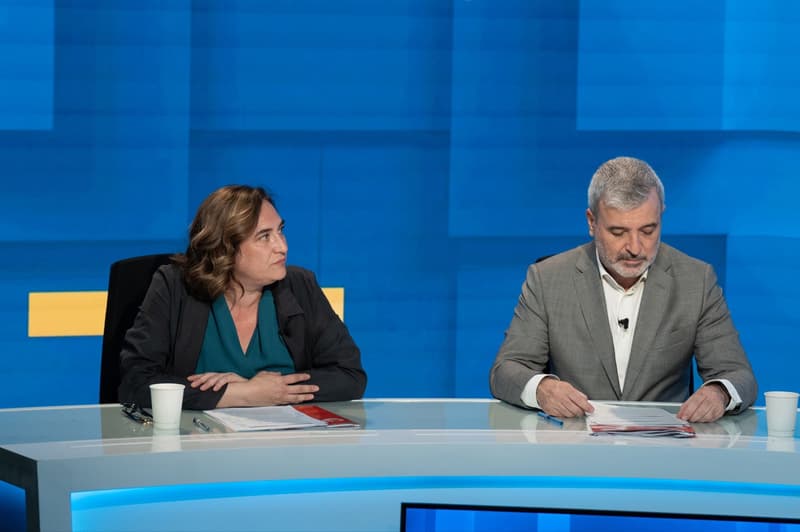 Ada Colau i Jaume Collboni durant un debat electoral organitzat per Prisa