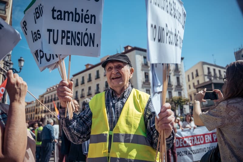 Pensionistes marxen contra les reformes del govern espanyol a Madrid