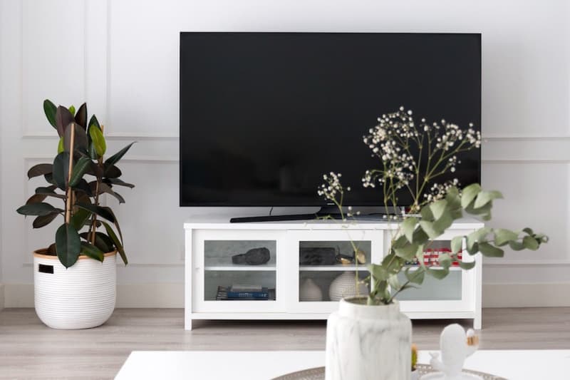 Más imágenes de la sala de estar, con la televisión | Kenay Home