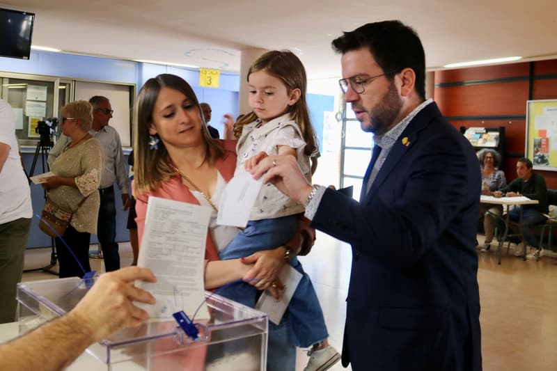 Pere Aragonès votant a les eleccions municipals 2023 | ACN