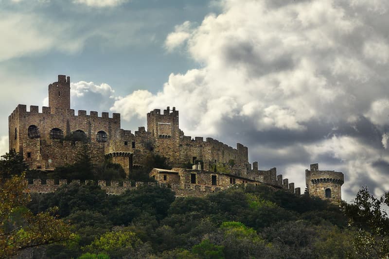 El Castillo de Requesens | Flickr / José Ramírez