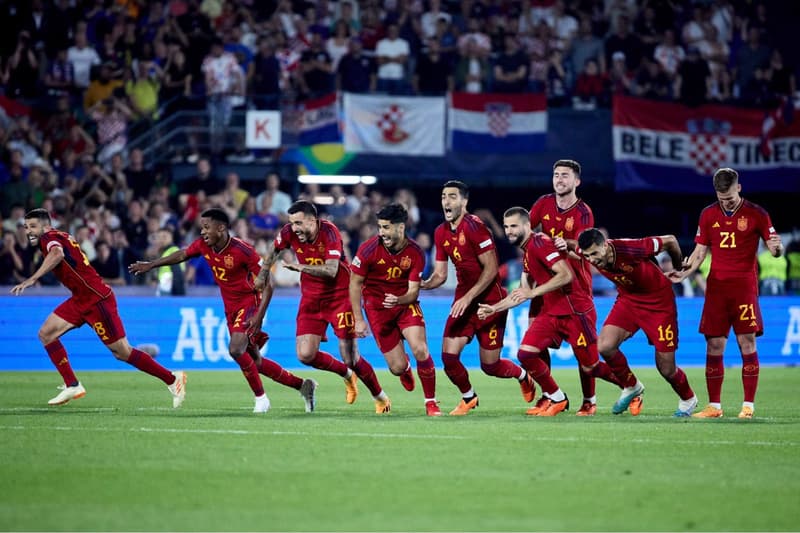 La selecció espanyola celebra el triomf de la Nations League