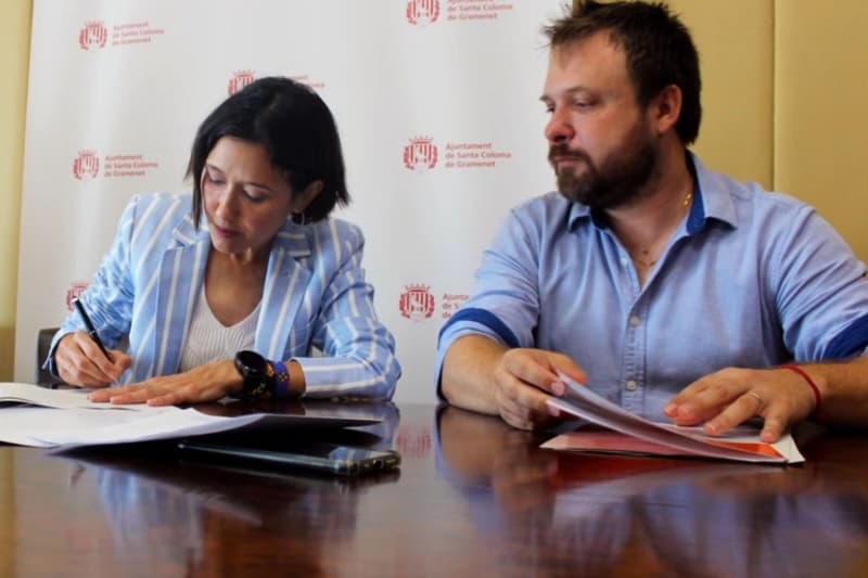 Núria Parlon i Dimas Gragera signen l'acord de governabilitat