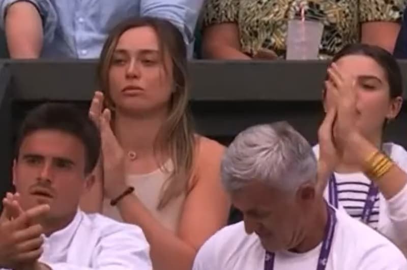 Paula Badosa, a les graderies de Wimbledon darrere del seu sogre