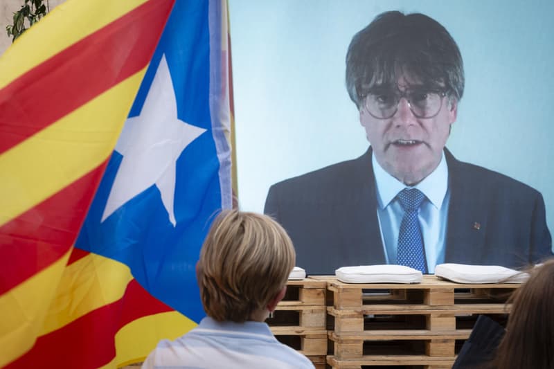L'expresident a l'exili, Carles Puigdemont