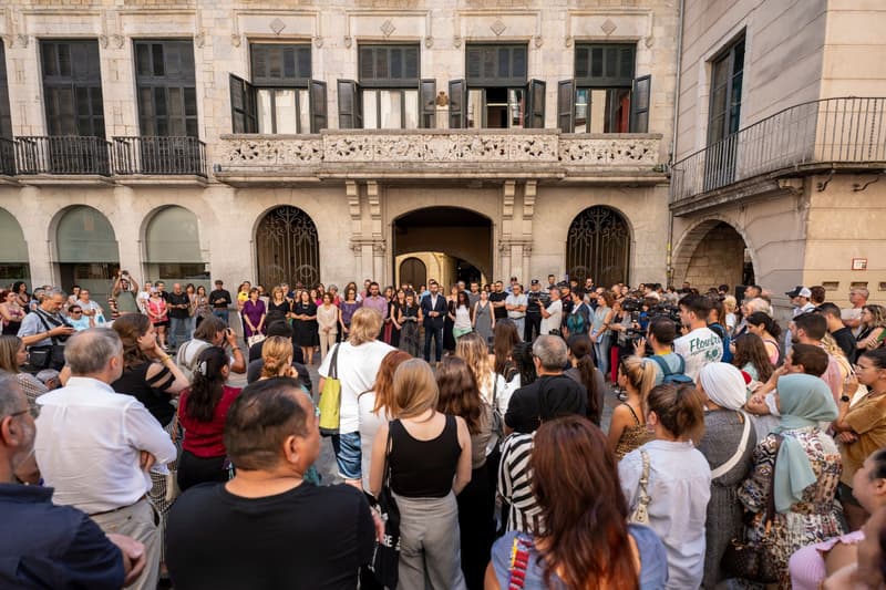 Vecinos de Girona en la concentración contra el último crimen machista en la ciudad