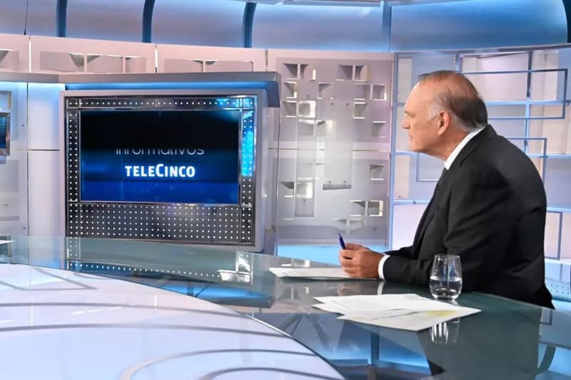 Pedro Piqueras, al plató de 'Informativos Telecinco'