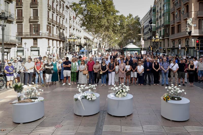 Acto en recuerdo a las víctimas del 17-A en Barcelona