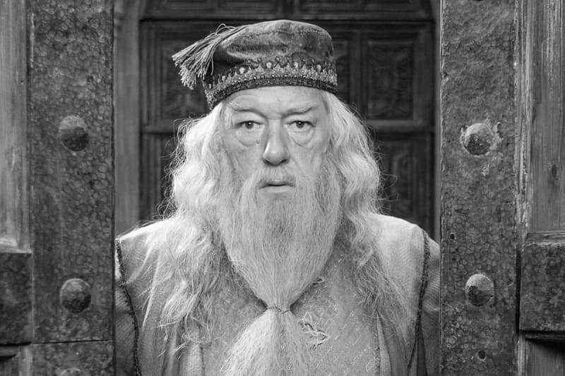 El actor Michael Gambon, interpretando Albus Dumbledore a la zaga|saga de Harry Potter