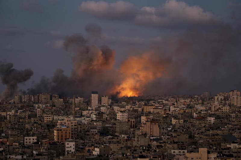 Gaza siendo bombardeado