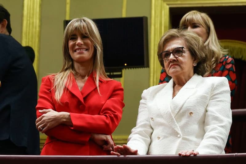 Magdalena Pérez-Castejón, acompanyada de Begoña Gómez al Congrés dels Diputats | EFE