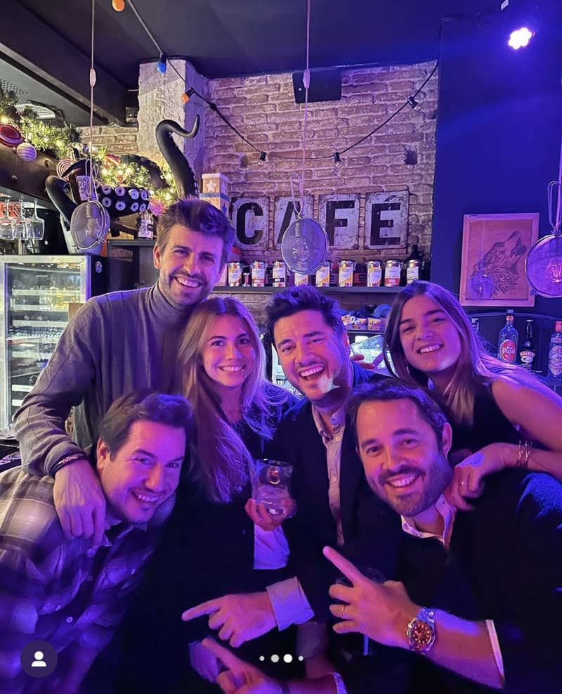 Gerard Piqué i Clara Chía, amb Anna Tormo i amics | Instagram