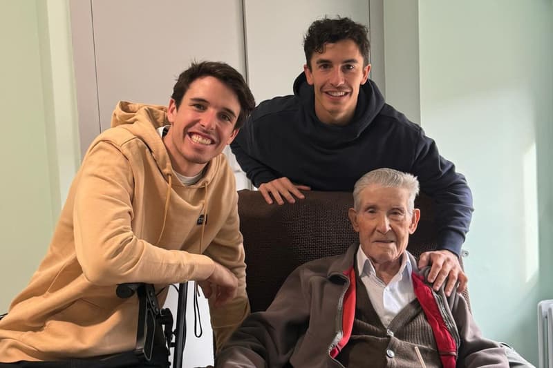 Marc y Àlex Márquez, con su abuelo Ramon