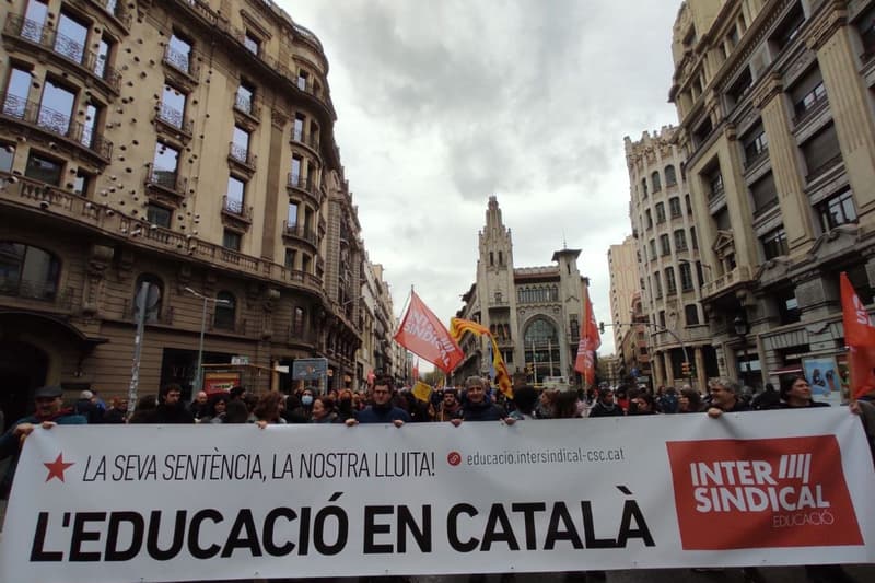 Manifestació en defensa del català