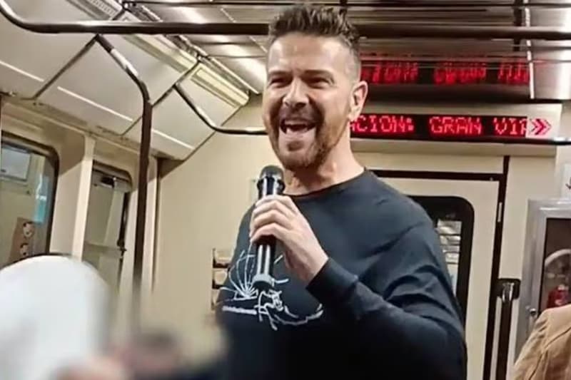 Luis Font canta en el metro de Madrid